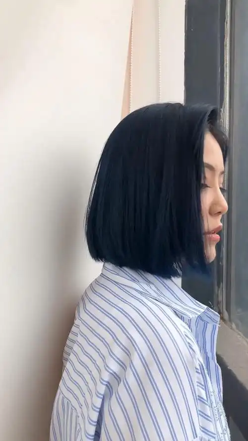 蓝黑色高级发色