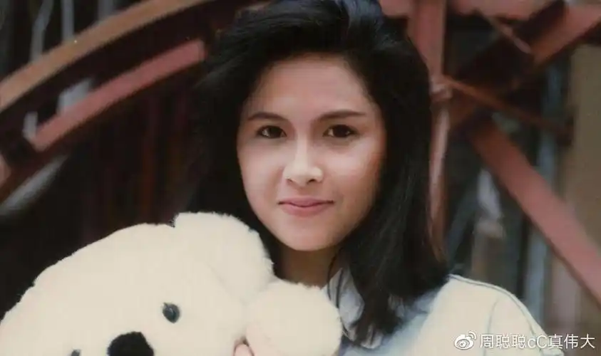 蒙嘉慧选择长居日本,投身房地产行业,丈夫郑伊健豪掷数百万支持