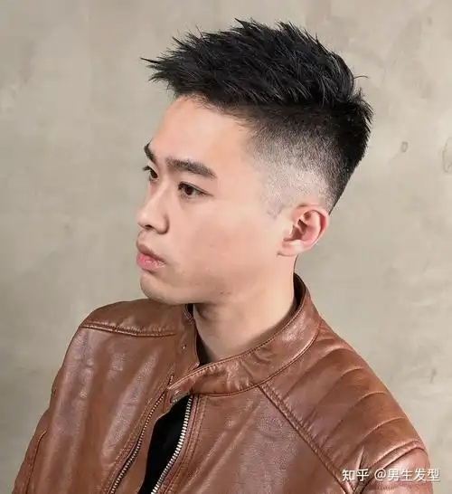 男生两边剃光发型很帅气春天剪这6款造型清爽干净显精神