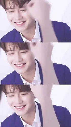 任嘉伦/拼接背景图