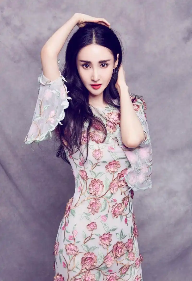 明星写真美图|王若心