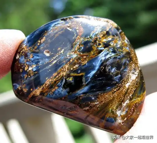 不但外观艳丽,而且价值不菲(世界上最美的十种石头)