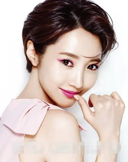 韩国最美短发女神高俊熙写真 四款彩妆呈现"happy look"【组图】 (2)