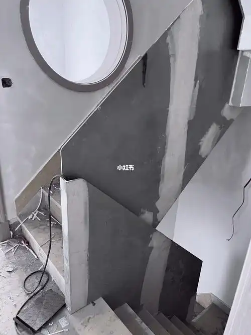 楼梯高钢板扶手施工现场