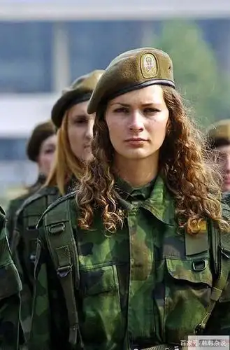 各国女兵大起底风情万种