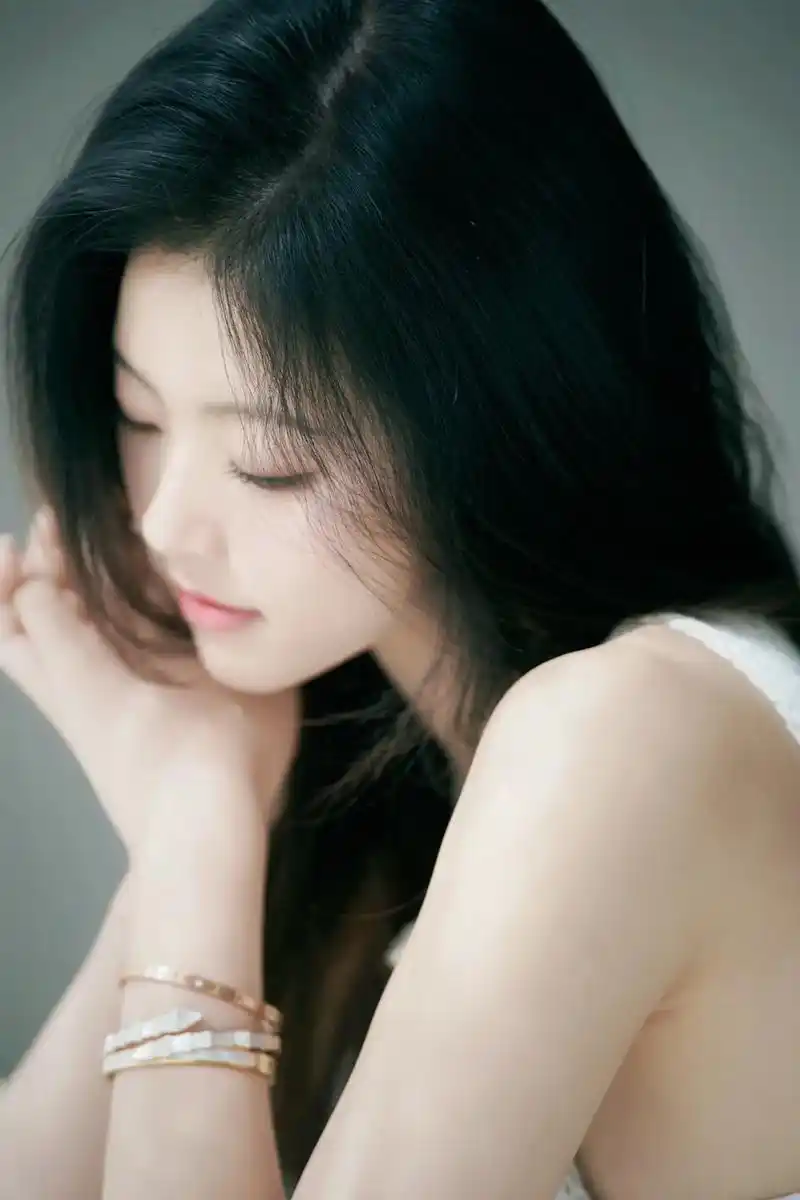 星期八相爱.#写真 #侧颜 #清纯甜美 - 抖音