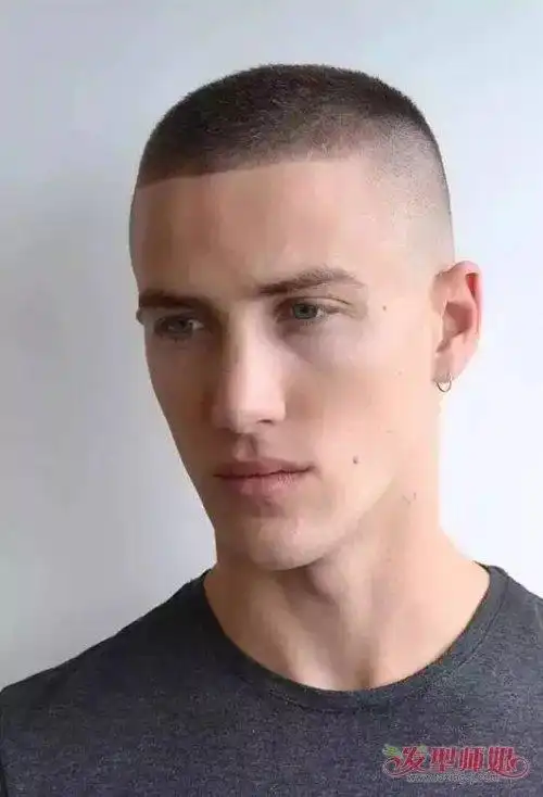 男士剃发平头必知的4个基本型剪两边对称平头张扬不失格调造型