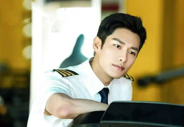 《壮志高飞》:郑恺与陈乔恩首次合作,演绎飞行员的浪漫爱情