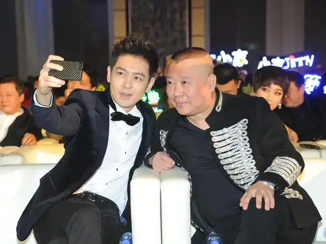 这你敢信郭德纲就比林志颖大一岁还敢在朋友圈争夺熬夜冠军吗