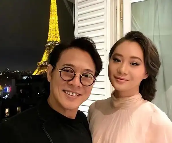 "人间尤物"利智:嫁给李连杰后生了两个女儿,如今现状怎样?