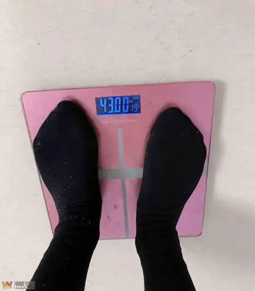 减肥过度86斤过年涨到88今天早上称体重又掉下来