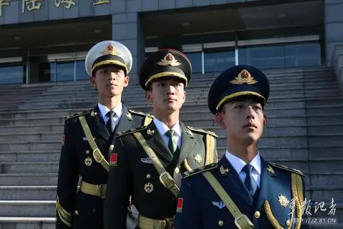 解放军三军仪仗队新式礼宾服.史加玮摄影