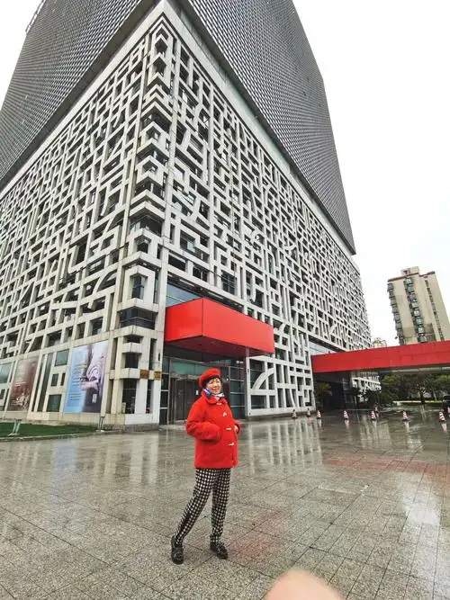 2021年2月27日中午中雨,赴上海喜马拉雅中心,华为手机p40.