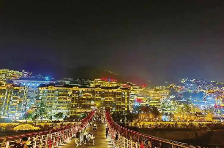 茅台镇里酒香飘