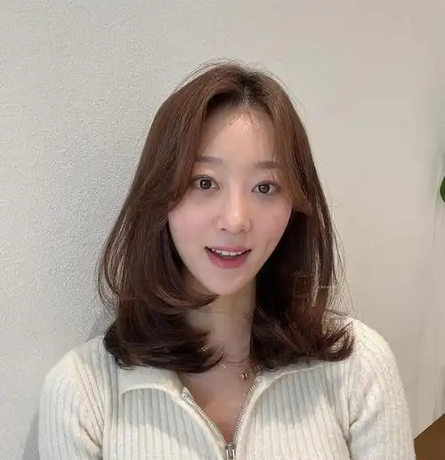 发型别再一成不变了,赶快看看这四种流行发型,让你轻松大变样