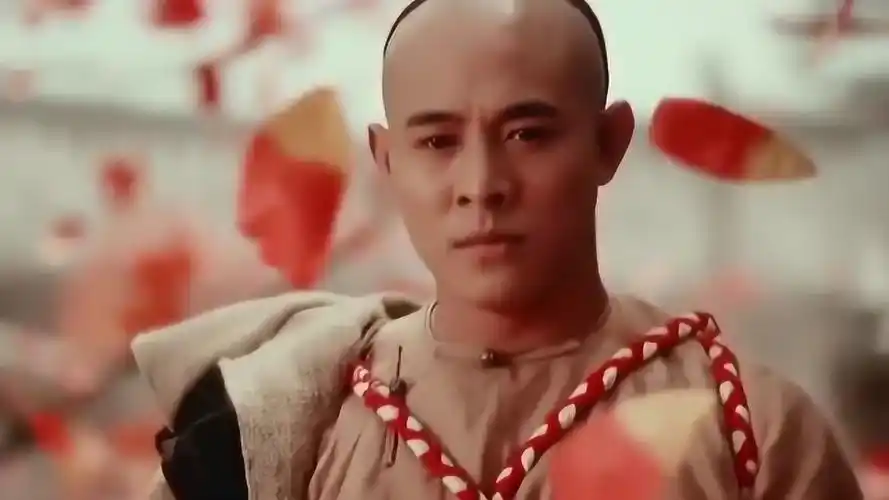 方世玉李连杰为救老妈也不想看见兄弟的血蒙眼杀出一条血路