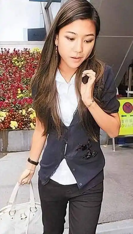 "照片"1400张照片,"毁掉"的15位女星,她们近况如何?_事情_阿娇_陈小春