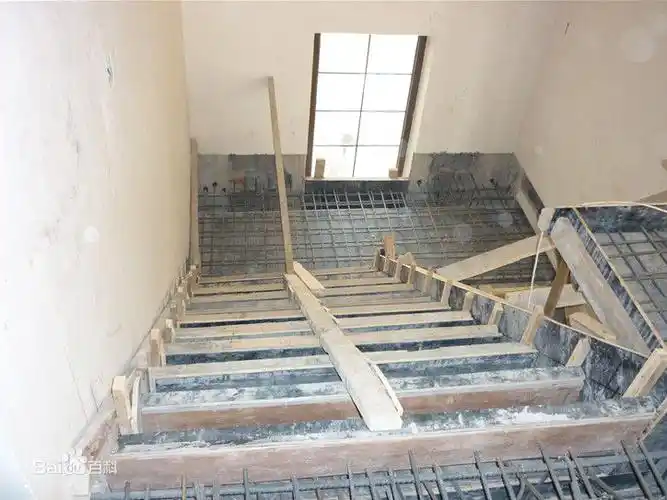 也是施工及我们大家最熟悉的一种结构形式,其作法与钢结构混泥土现浇