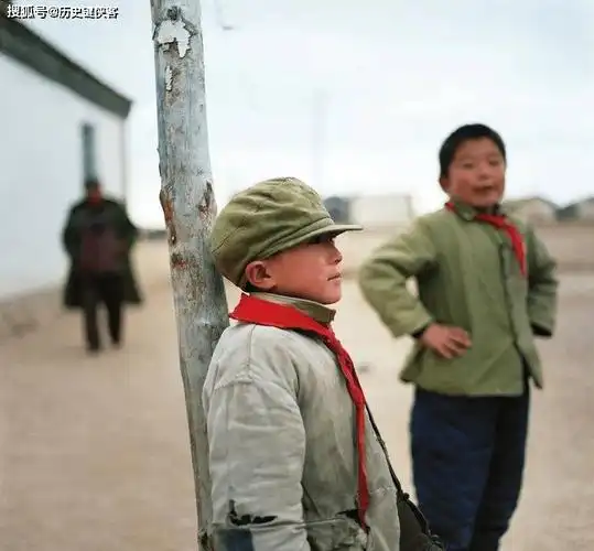原创一组30张80年代的老照片满满的童年记忆有没有戳中你的泪点