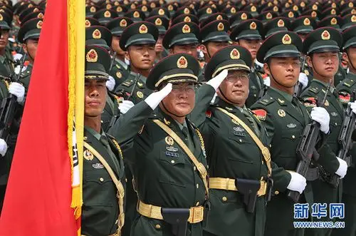 8月2日,东北抗联英模部队方队在进行阅兵式训练.新华社记者王建民摄