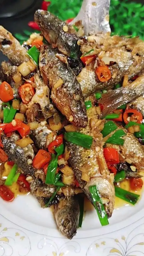 香辣小河鱼做法#香辣小河鱼