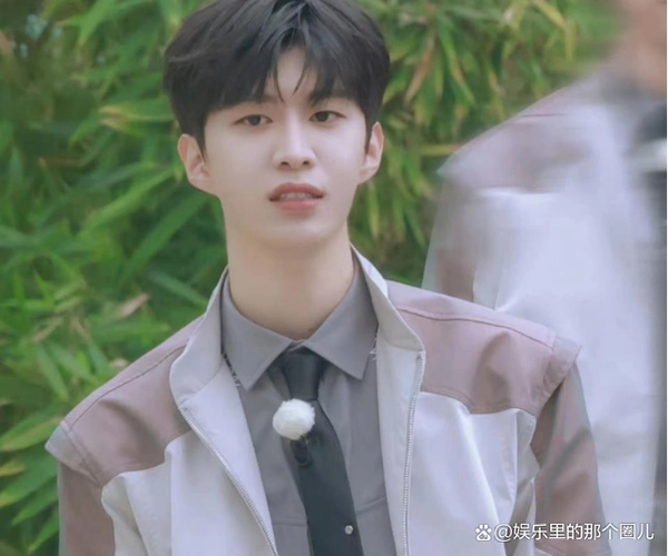 范丞丞和蔡徐坤综合对比,谁更适合《奔跑吧兄弟》?