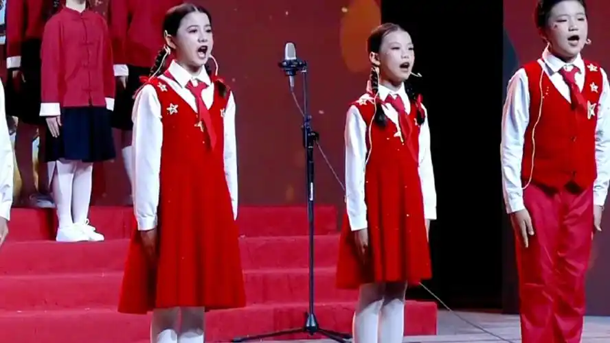 一等奖口才朗诵情景剧(强国有我,中华少年)