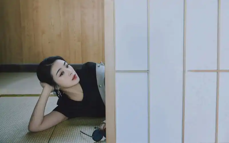 张含韵时尚魅力写真图片桌面壁纸