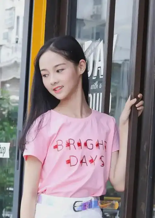 看多了大美人来看一波小美人小小年纪演技成熟未来可期