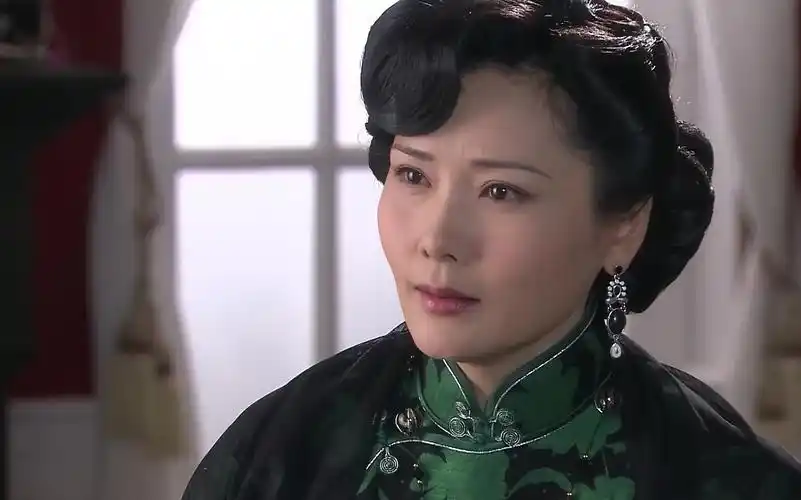 【何赛飞】侬本多情 胡瑛cut