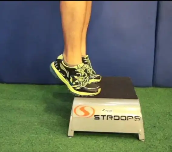 7. 单脚提踵(平地)