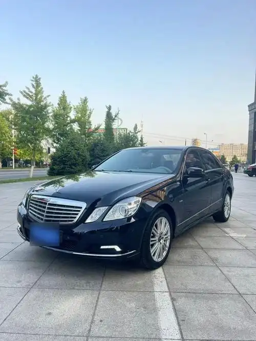 新到2011年奔驰e200,纯进口,自动1