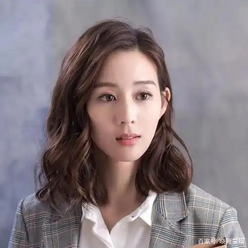 但有的幸运儿却能靠一个机缘从平凡人变成光鲜亮丽的明星红人,尽管