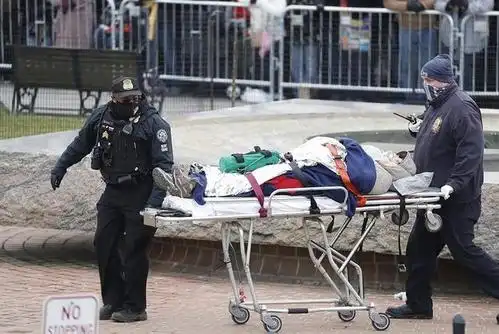 美国国会特警射杀女子细节曝光!枪枪击中要害,死亡人数又增三人