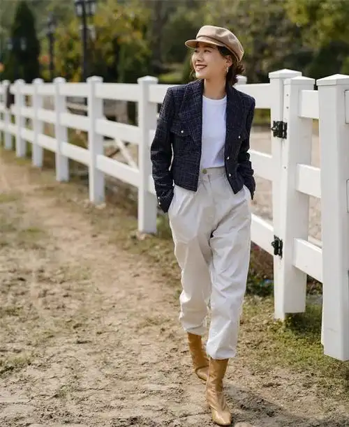 秋天穿"米色"裤子的时候,如何搭配上衣和鞋子?