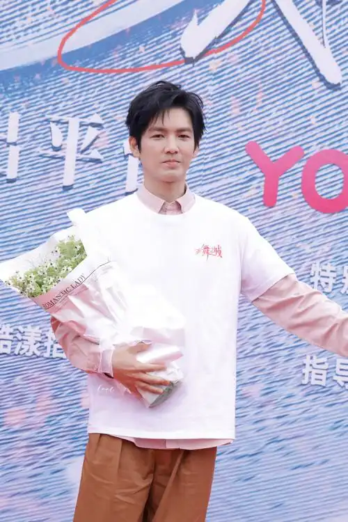 钟汉良超话到底是谁这么可爱啊#钟汉良电视剧亦舞之城##钟汉良冯睿