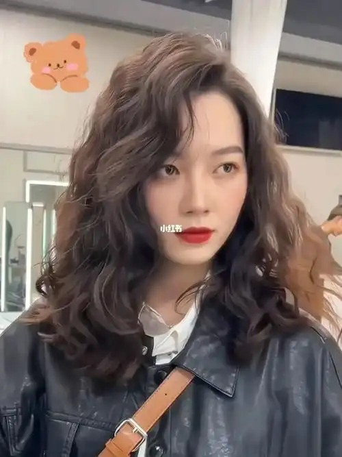 蛋卷头～蓬松慵懒的卷发很好的修饰脸型会显脸小~让头发自然蓬松有型