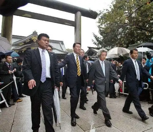 小泉鼓动安倍参拜靖国神社称有一天中国会羞愧