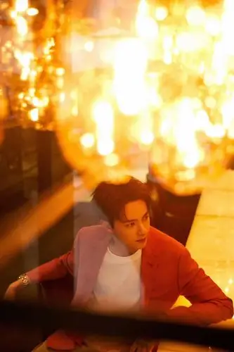 官鸿奔跑吧笑料不断时尚活动展现少年风尚