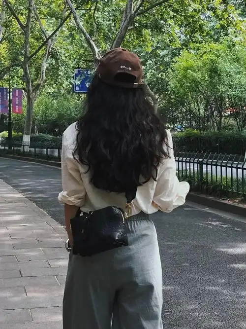 没想到长发女生烫法式卷这么好看中长发烫发法式烫发蛋卷头免打理烫发