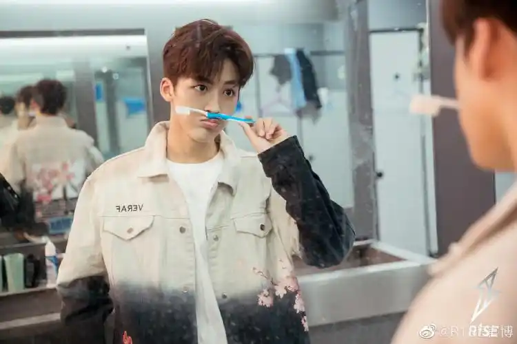 洛入凡间天使颜星辰之眸wink眼最好的何洛洛糯米滋