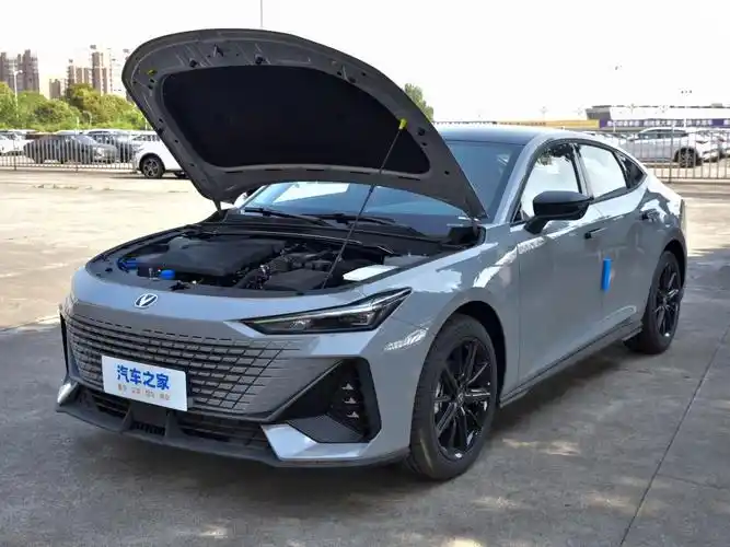 长安汽车 长安uni-v 2023款 1.5t 尊贵型