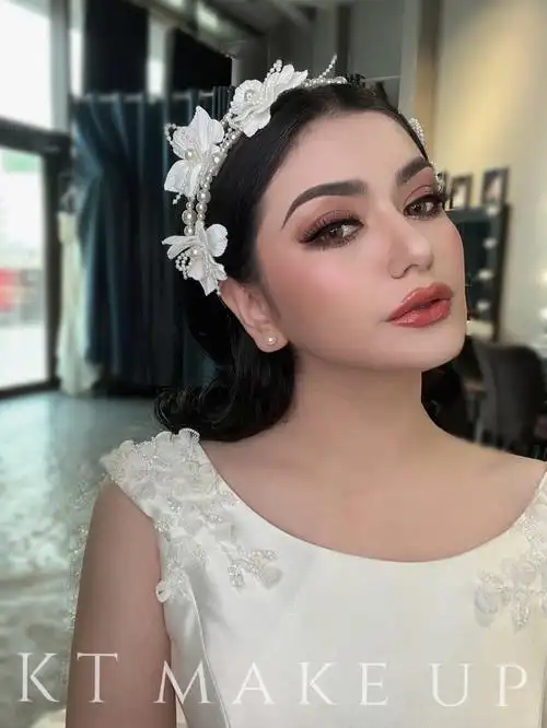 欧美风甜美系新娘妆发