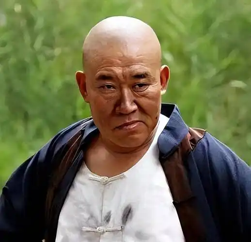 4位没钱无貌的"丑星",娶的老婆一个比一个漂亮,他们凭什么?