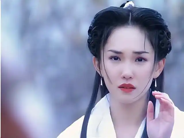 对于范文芳网友们还依稀记得这个名字,年轻时候的范文芳也是绝美的