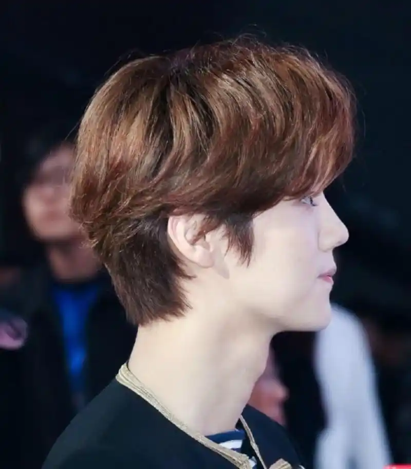 有没有喉结控!来一波男星性感的喉结杀!