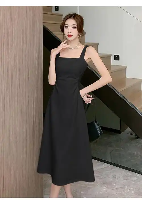 修身款式显瘦白色吊带连衣裙2024年新款法式收腰少女小众爆款长裙