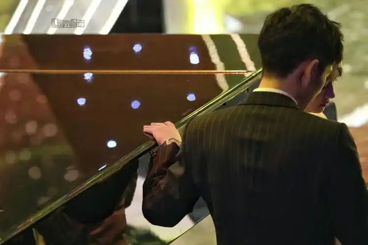 刘昊然 壁纸 背景 头像 锁屏