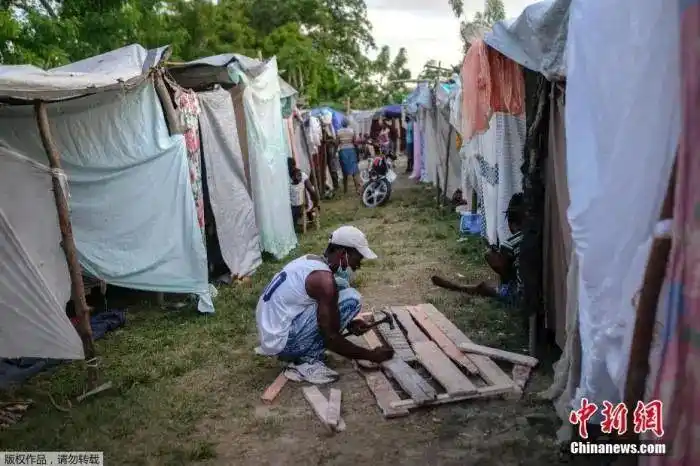 海地地震死亡人数升至2207人 近60万人受到直接影响