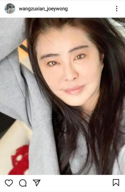 55岁王祖贤晒自拍脸部发福苹果肌下垂让人认不出